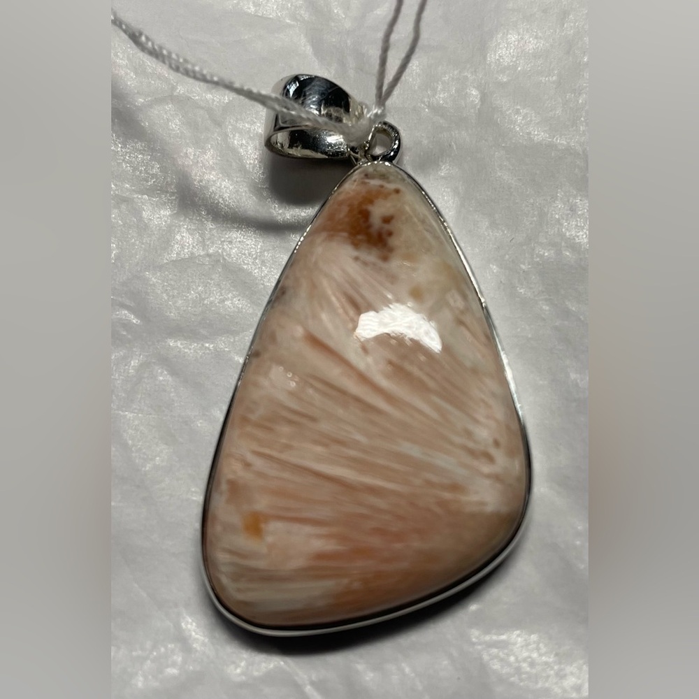 Scholesite pendant